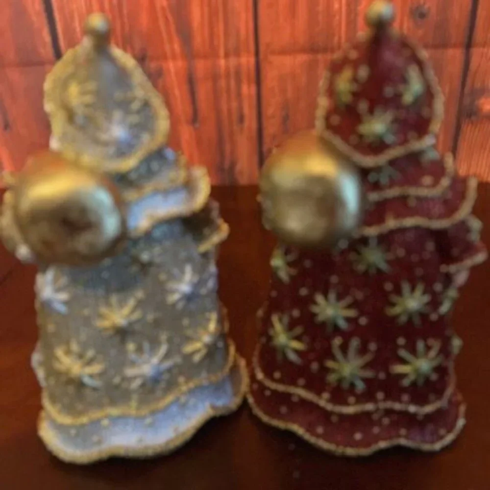 Style Vintage Santa Claus Figurines Star Detailing Gold &‎ Red Handcrafted resin